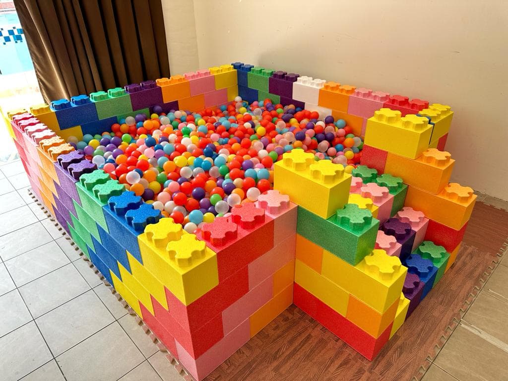 Ball pit